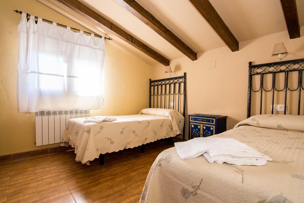 El Lenador II Guest House Hoyos del Espino Ngoại thất bức ảnh