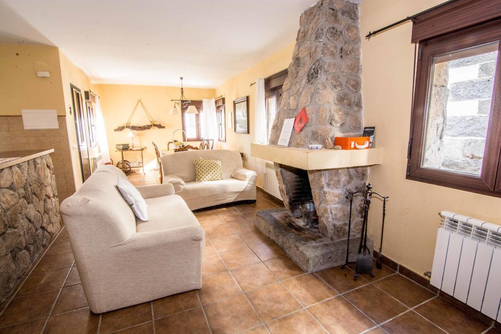 El Lenador II Guest House Hoyos del Espino Ngoại thất bức ảnh
